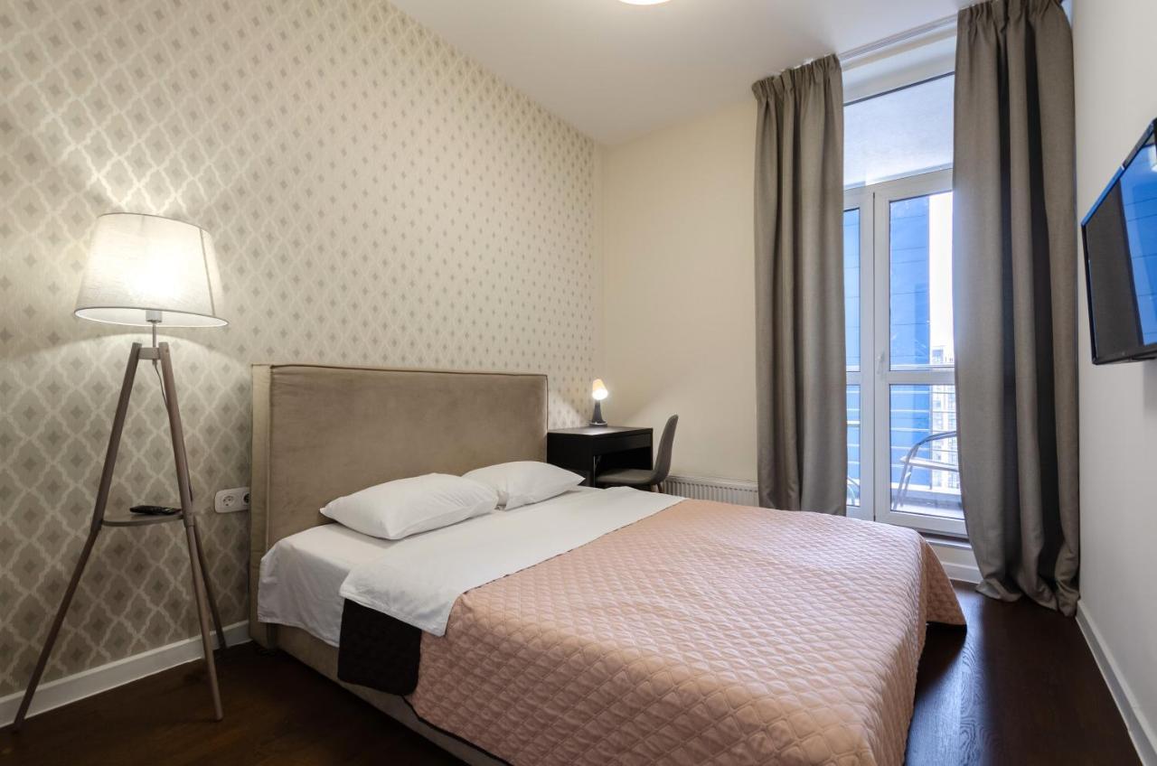 קייב Petrovdom 408-467-471-277-377 In Central Park Cozy Apartments מראה חיצוני תמונה