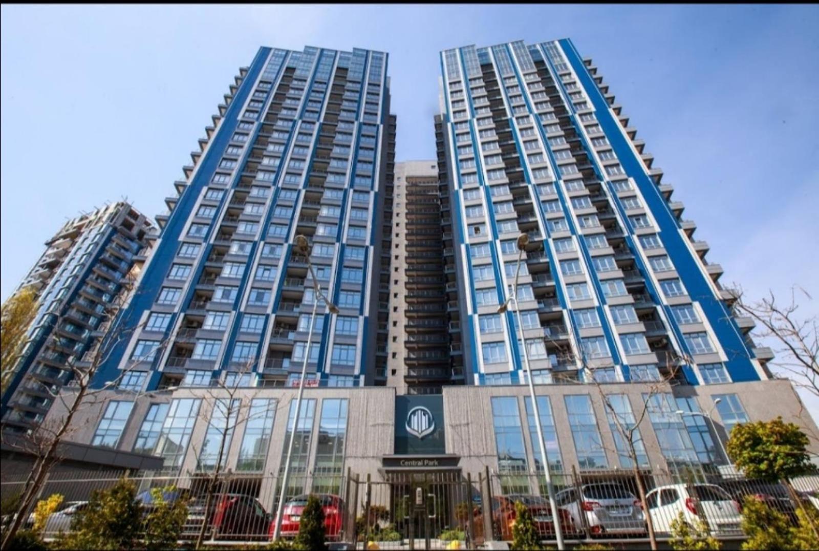 קייב Petrovdom 408-467-471-277-377 In Central Park Cozy Apartments מראה חיצוני תמונה